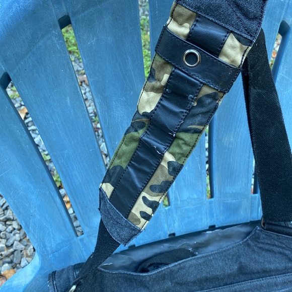 Waking dead messenger bag! - Picture 11 of 13